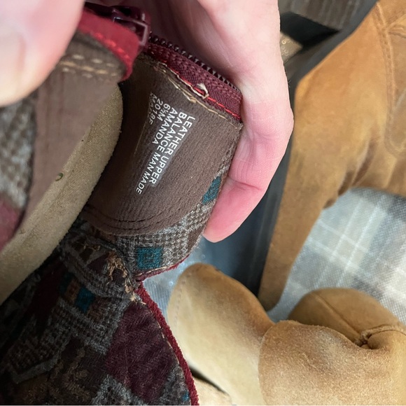 BCBG brand cowboy boots size 6.5women’s - Picture 3 of 5